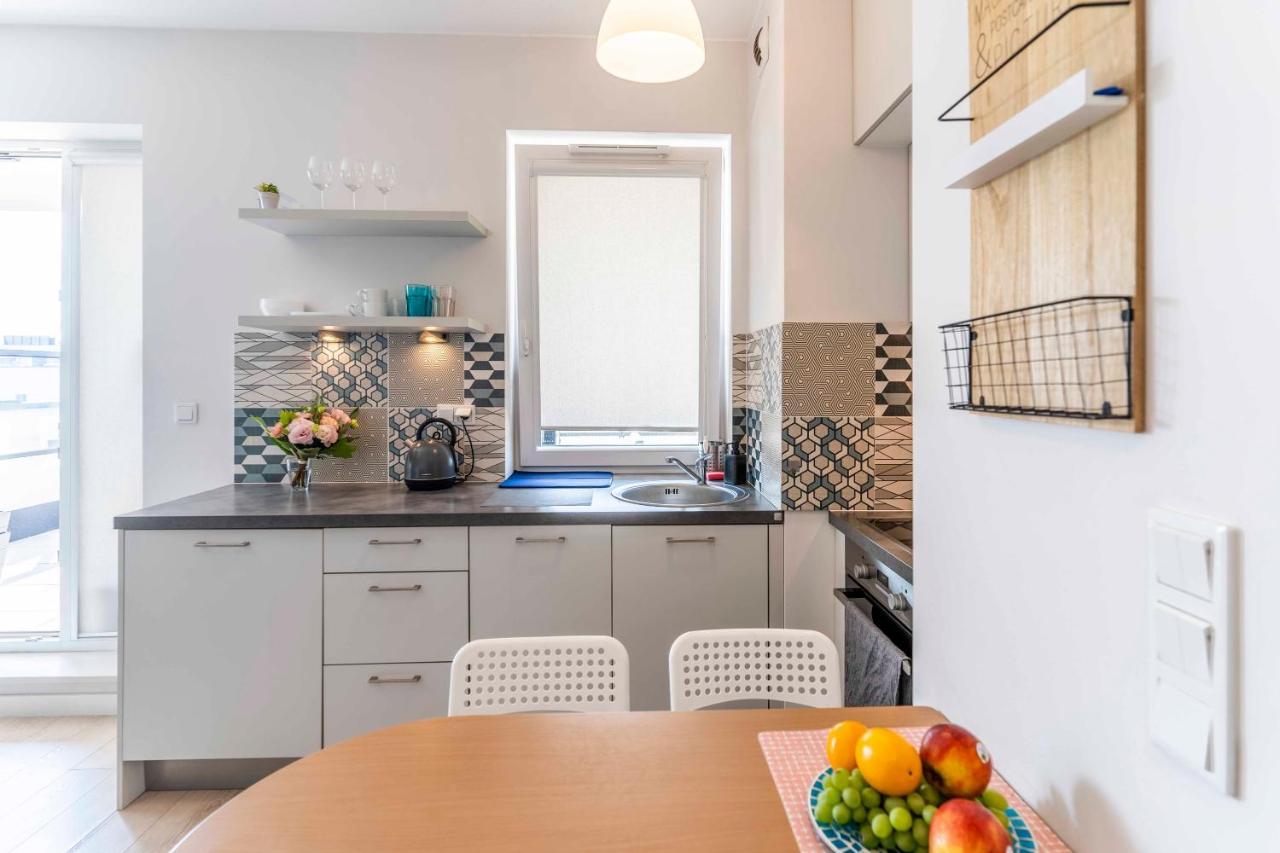 First -- Green Zoliborz Apartment 1 วอร์ซอ ภายนอก รูปภาพ